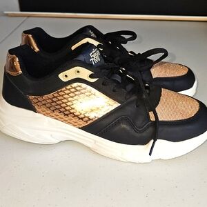 Walk On Green 5even7five Mosquitos Black Gold Metallic Size 41 (10 Women 7.5 Men